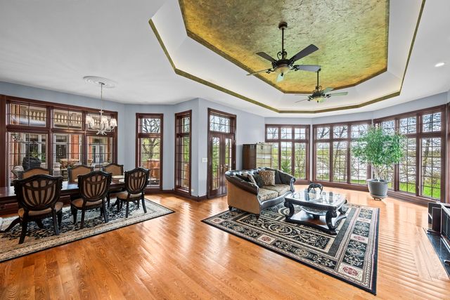 27147 N Chevy Chase Road, Mundelein, IL 60060