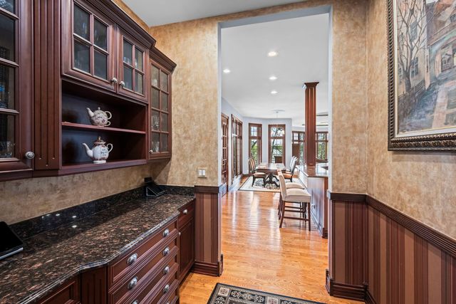 27147 N Chevy Chase Road, Mundelein, IL 60060