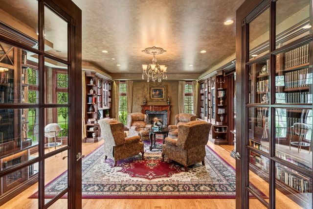 27147 N Chevy Chase Road, Mundelein, IL 60060