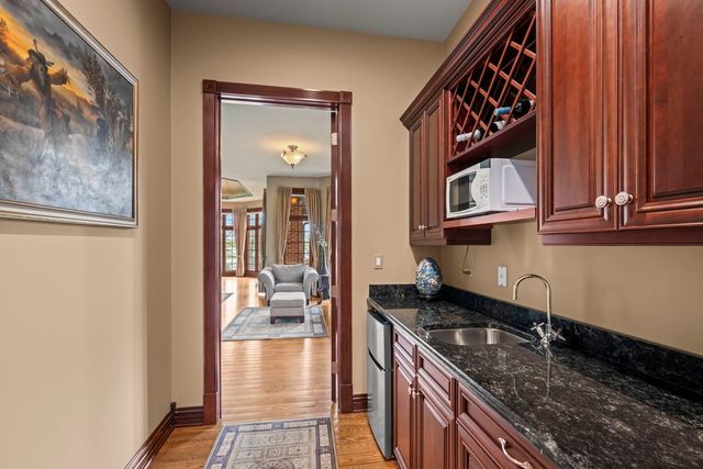 27147 N Chevy Chase Road, Mundelein, IL 60060