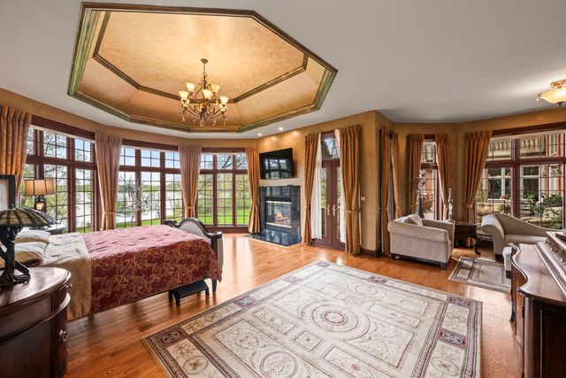 27147 N Chevy Chase Road, Mundelein, IL 60060