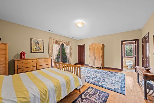 27147 N Chevy Chase Road, Mundelein, IL 60060
