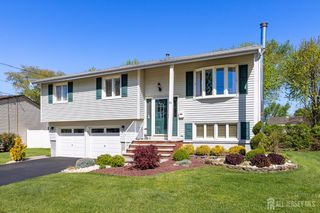 17 Arden Road, Old Bridge, NJ 08857