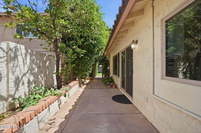 1534 E SOUTHSHORE Drive, Tempe, AZ 85283