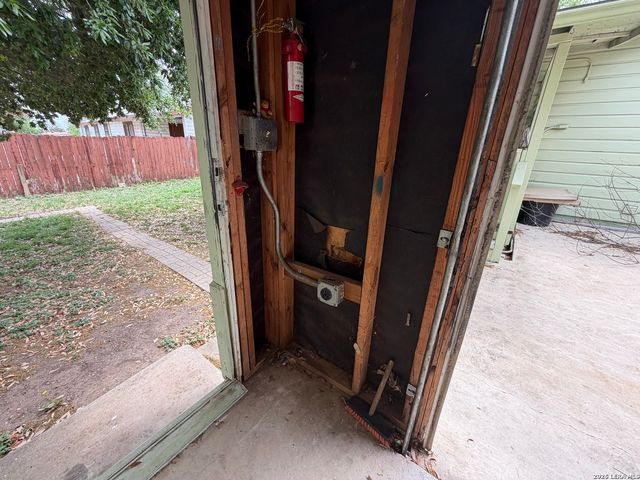 3247 Lasses, San Antonio, TX 78223