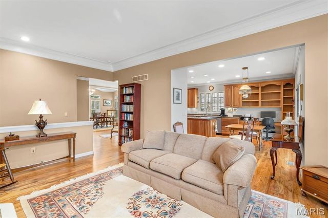 811 Stone Meadow Drive, Chesterfield, MO 63005