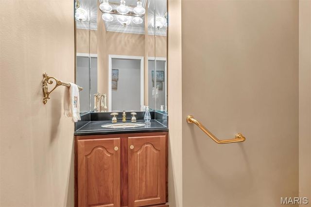 811 Stone Meadow Drive, Chesterfield, MO 63005