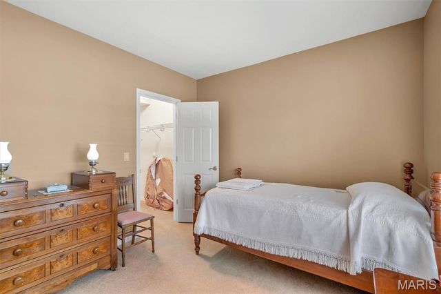 811 Stone Meadow Drive, Chesterfield, MO 63005