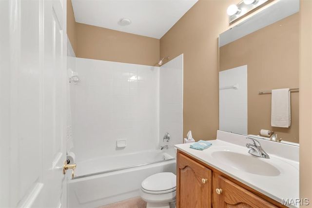 811 Stone Meadow Drive, Chesterfield, MO 63005