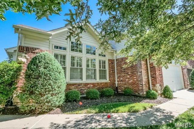 811 Stone Meadow Drive, Chesterfield, MO 63005