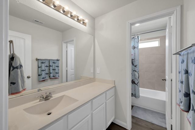 120 Fallow Deer Drive, Huntsville, TX 77320