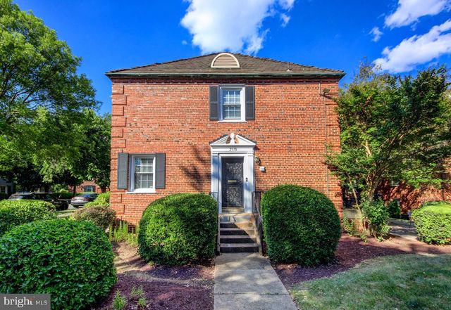 2110 SUITLAND TER SE, Washington, DC 20020