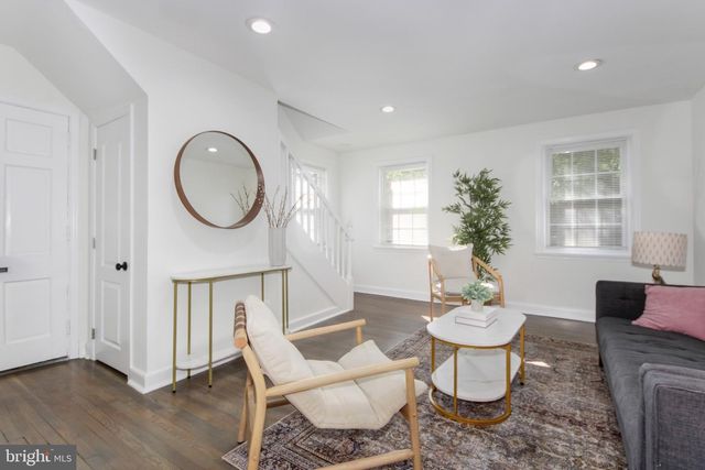 2110 SUITLAND TER SE, Washington, DC 20020