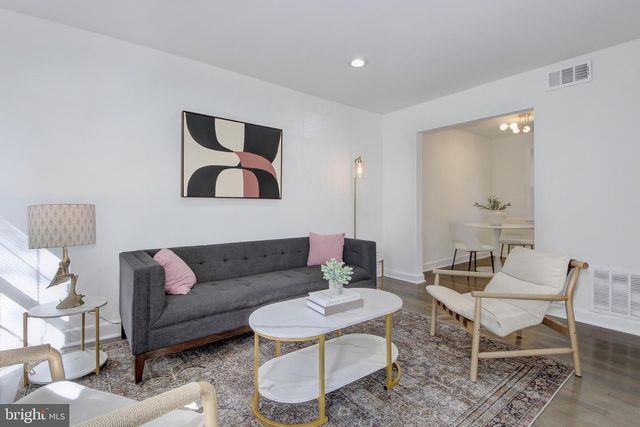 2110 SUITLAND TER SE, Washington, DC 20020