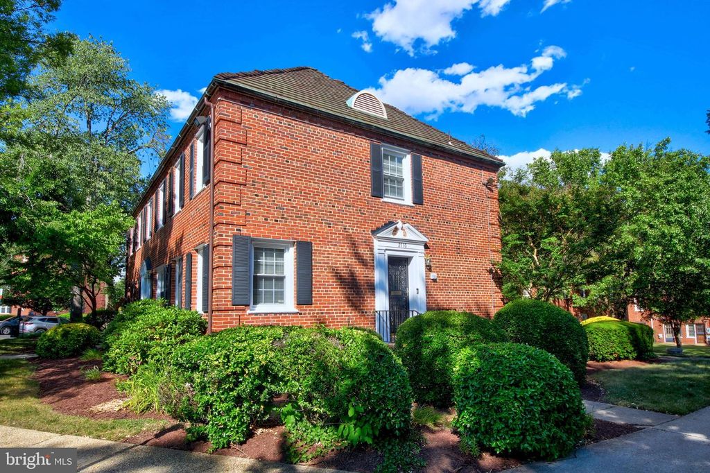 2110 SUITLAND TER SE, Washington, DC 20020