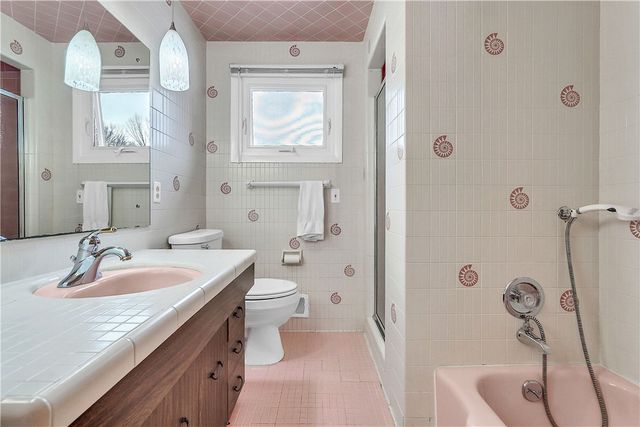 47 Newport Road, Irondequoit, NY 14622