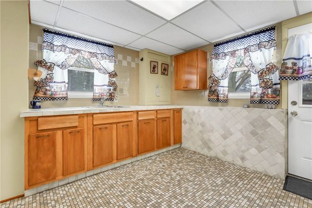 47 Newport Road, Irondequoit, NY 14622