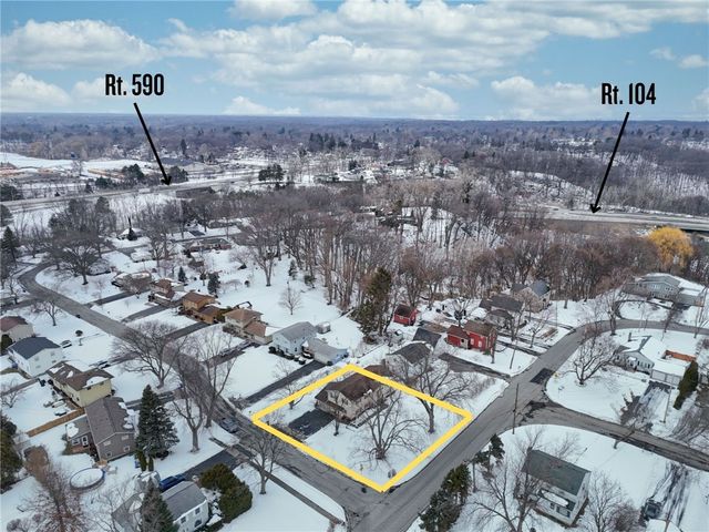 47 Newport Road, Irondequoit, NY 14622