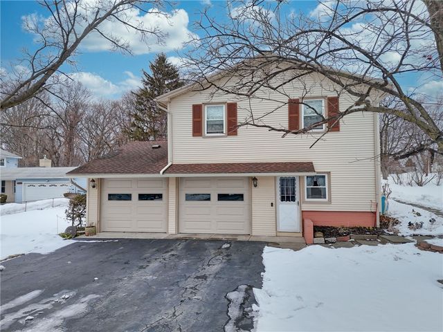 47 Newport Road, Irondequoit, NY 14622
