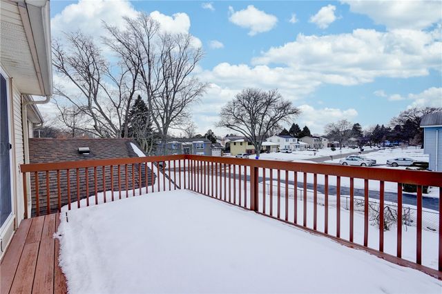 47 Newport Road, Irondequoit, NY 14622