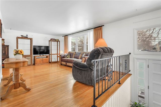 47 Newport Road, Irondequoit, NY 14622