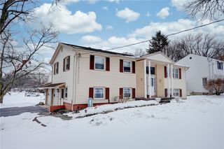 47 Newport Road, Irondequoit, NY 14622