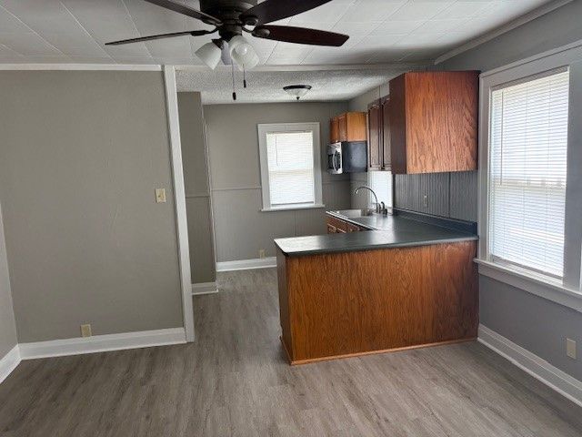 1021 N 5th Avenue E, Newton, IA 50208
