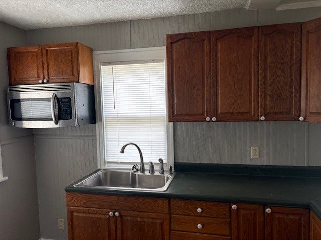 1021 N 5th Avenue E, Newton, IA 50208