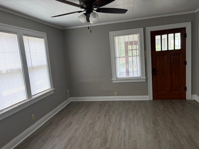 1021 N 5th Avenue E, Newton, IA 50208