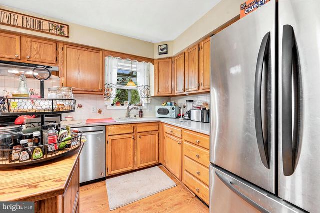 10 HOMESTEAD LN, Cochranville, PA 19330