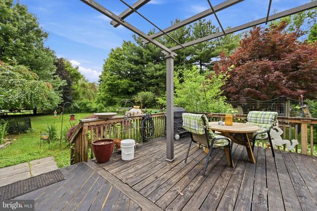 10 HOMESTEAD LN, Cochranville, PA 19330