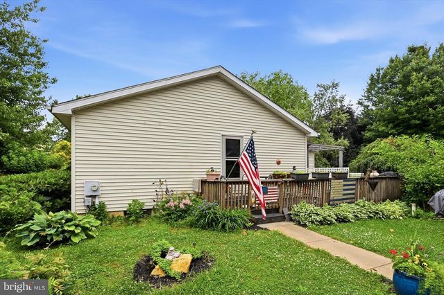 10 HOMESTEAD LN, Cochranville, PA 19330