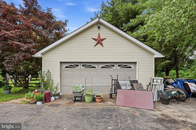 10 HOMESTEAD LN, Cochranville, PA 19330