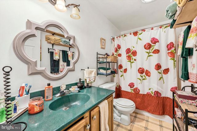 10 HOMESTEAD LN, Cochranville, PA 19330