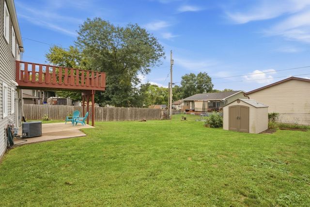 1428 Glenwood Drive, Leclaire, IA 52753