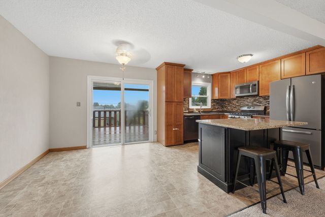 1428 Glenwood Drive, Leclaire, IA 52753