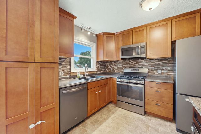 1428 Glenwood Drive, Leclaire, IA 52753