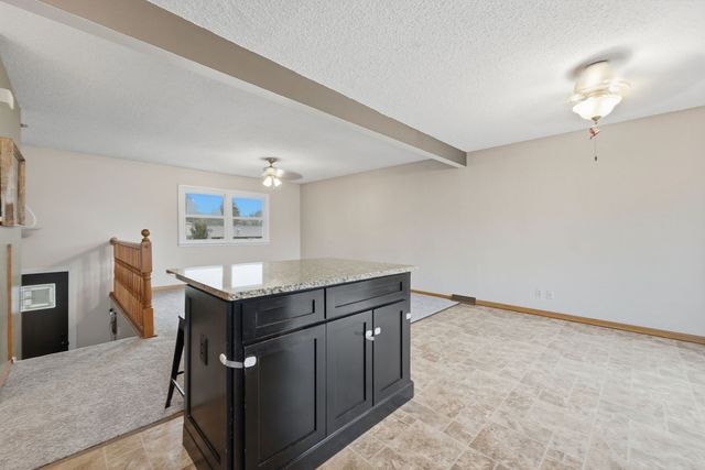1428 Glenwood Drive, Leclaire, IA 52753