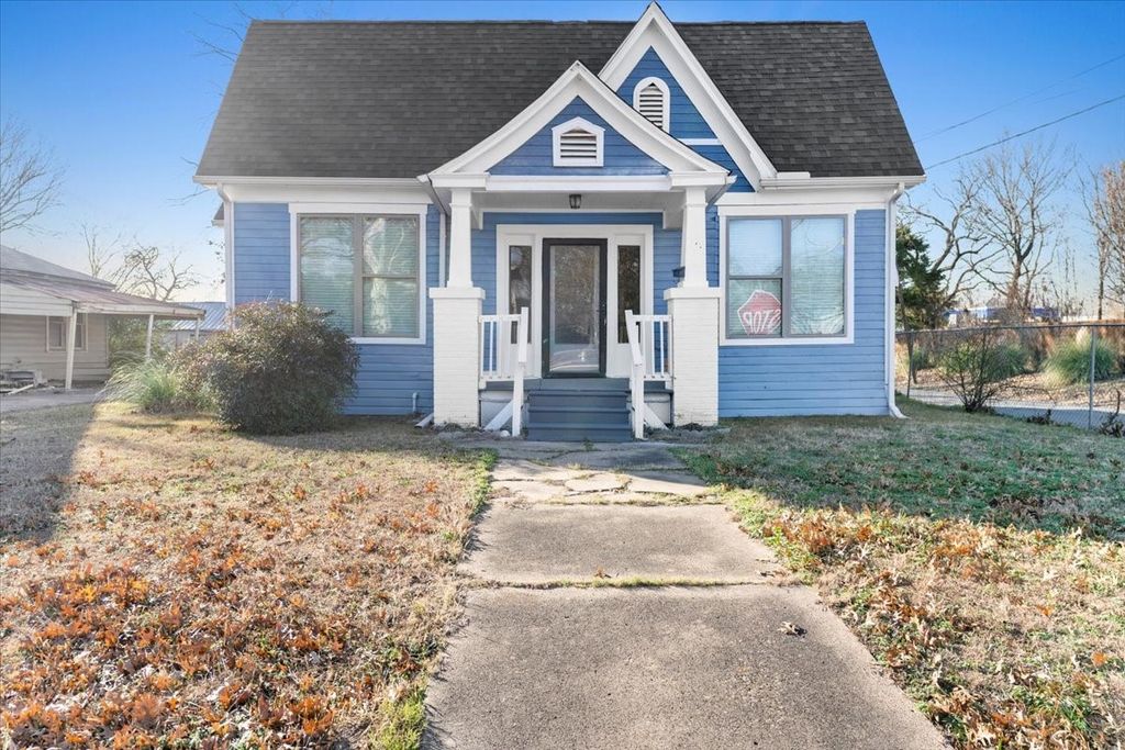 419 W 5th Street, Bonham, TX 75418