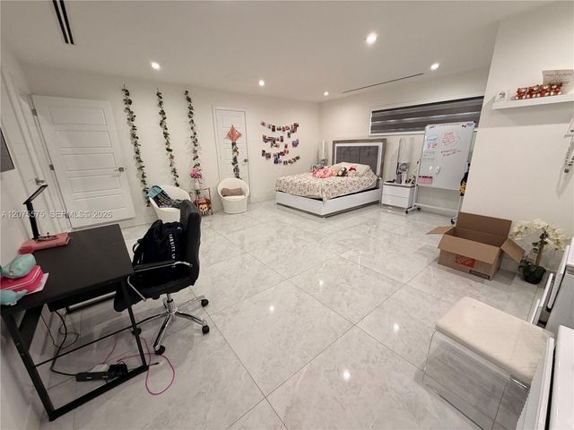 13200 SW 25th Street, Miami, FL 33175