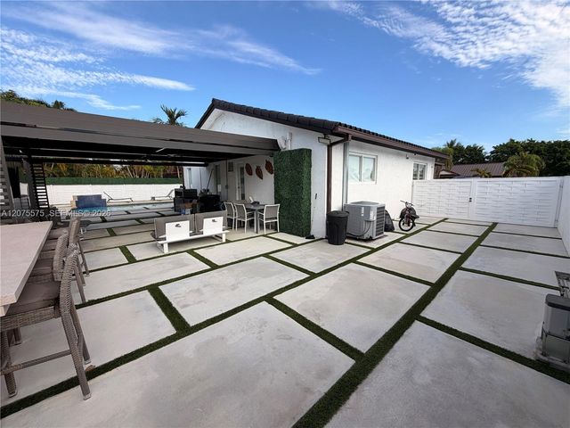 13200 SW 25th Street, Miami, FL 33175