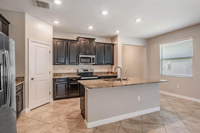 31427 CANNON RUSH DRIVE, San Antonio, FL 33576