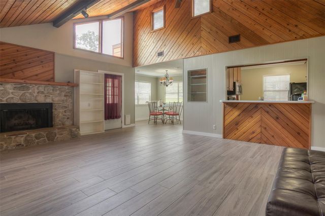 130 S Oak Bluff Drive, Trinity, TX 75862