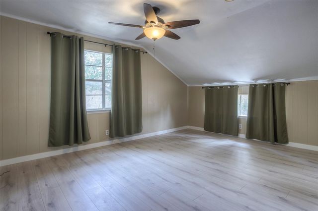 130 S Oak Bluff Drive, Trinity, TX 75862