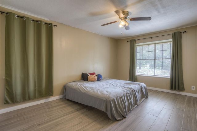 130 S Oak Bluff Drive, Trinity, TX 75862