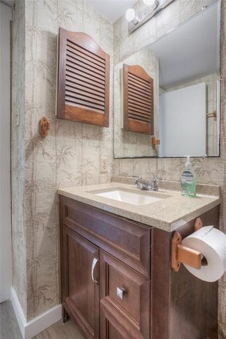130 S Oak Bluff Drive, Trinity, TX 75862