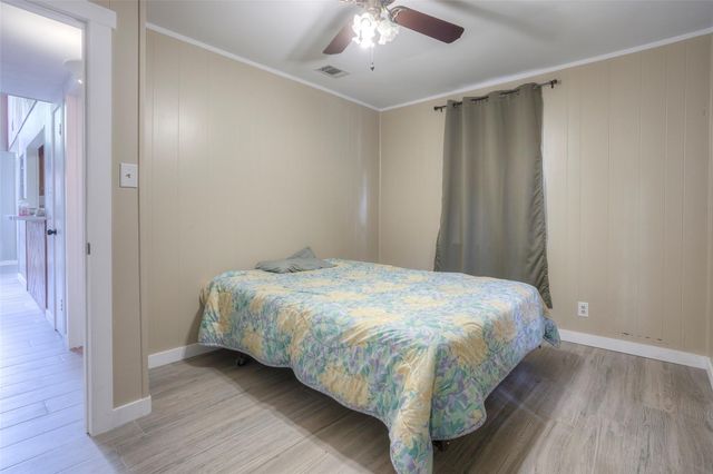 130 S Oak Bluff Drive, Trinity, TX 75862