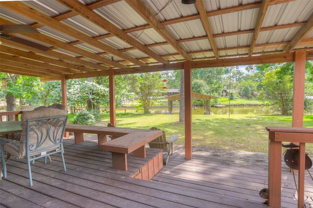 130 S Oak Bluff Drive, Trinity, TX 75862