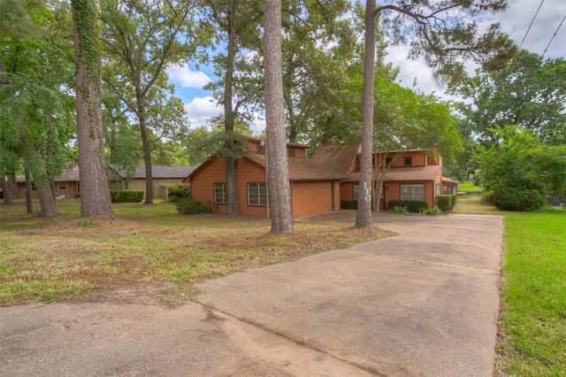 130 S Oak Bluff Drive, Trinity, TX 75862