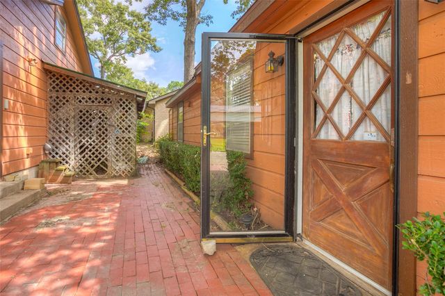 130 S Oak Bluff Drive, Trinity, TX 75862